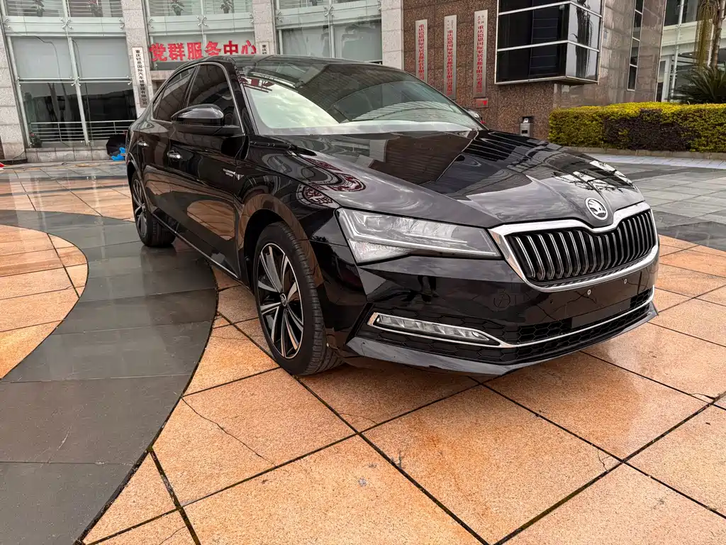 Skoda Superb — фото 3