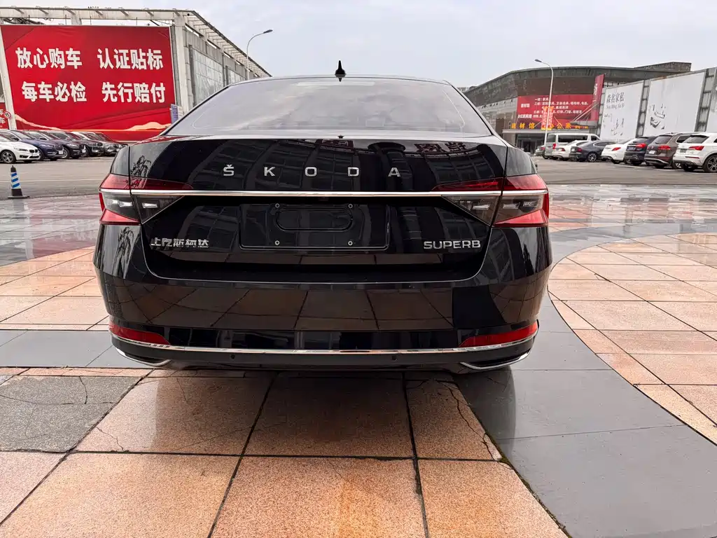 Skoda Superb — фото 5