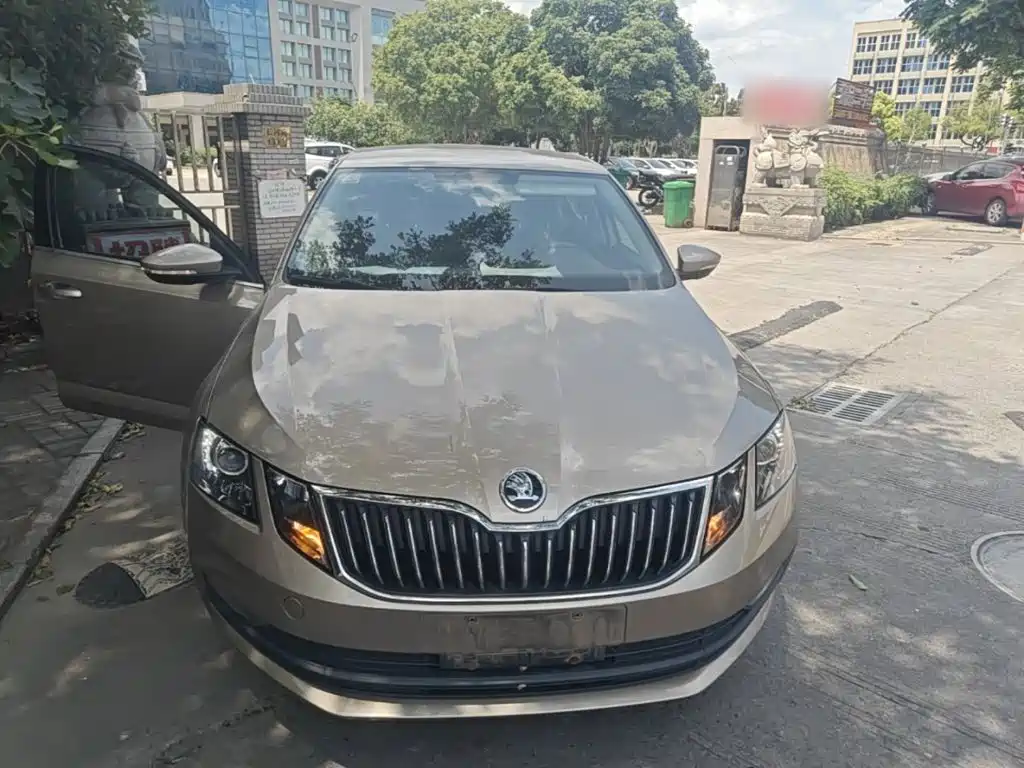 Skoda Octavia — фото 3