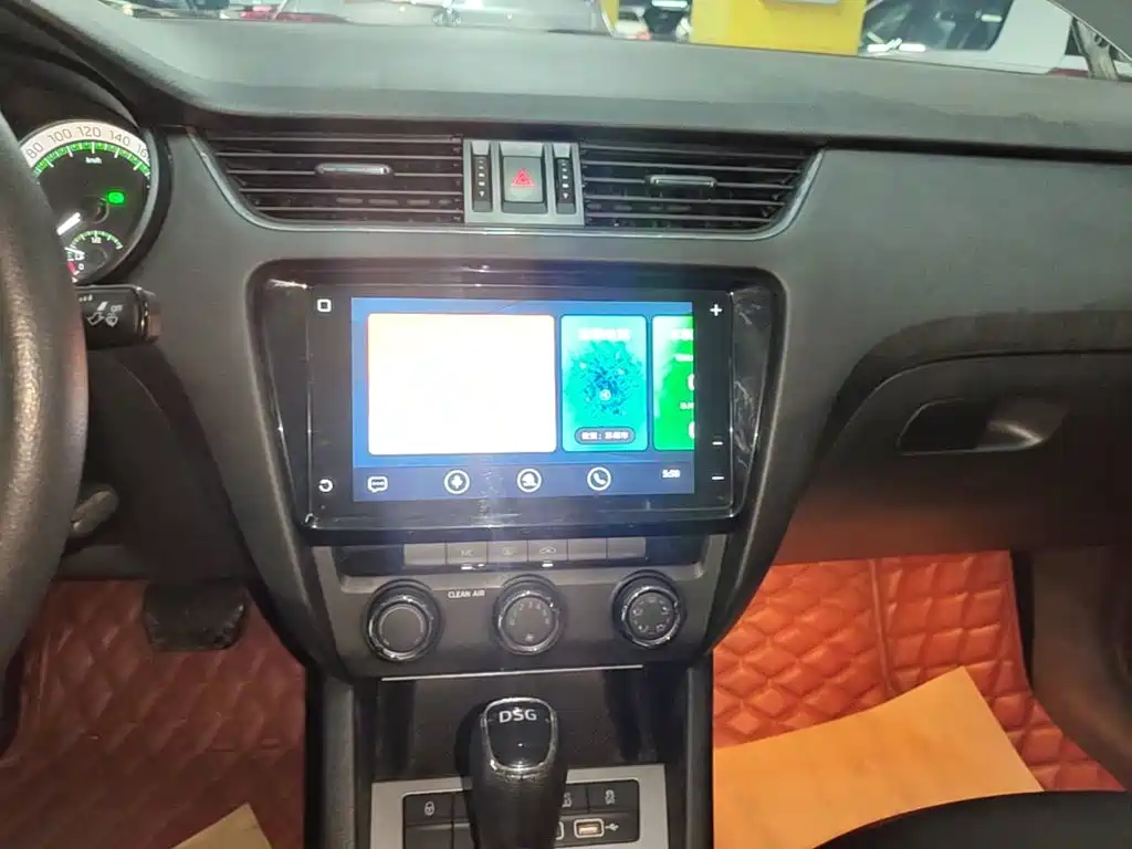 Skoda Octavia — фото 13