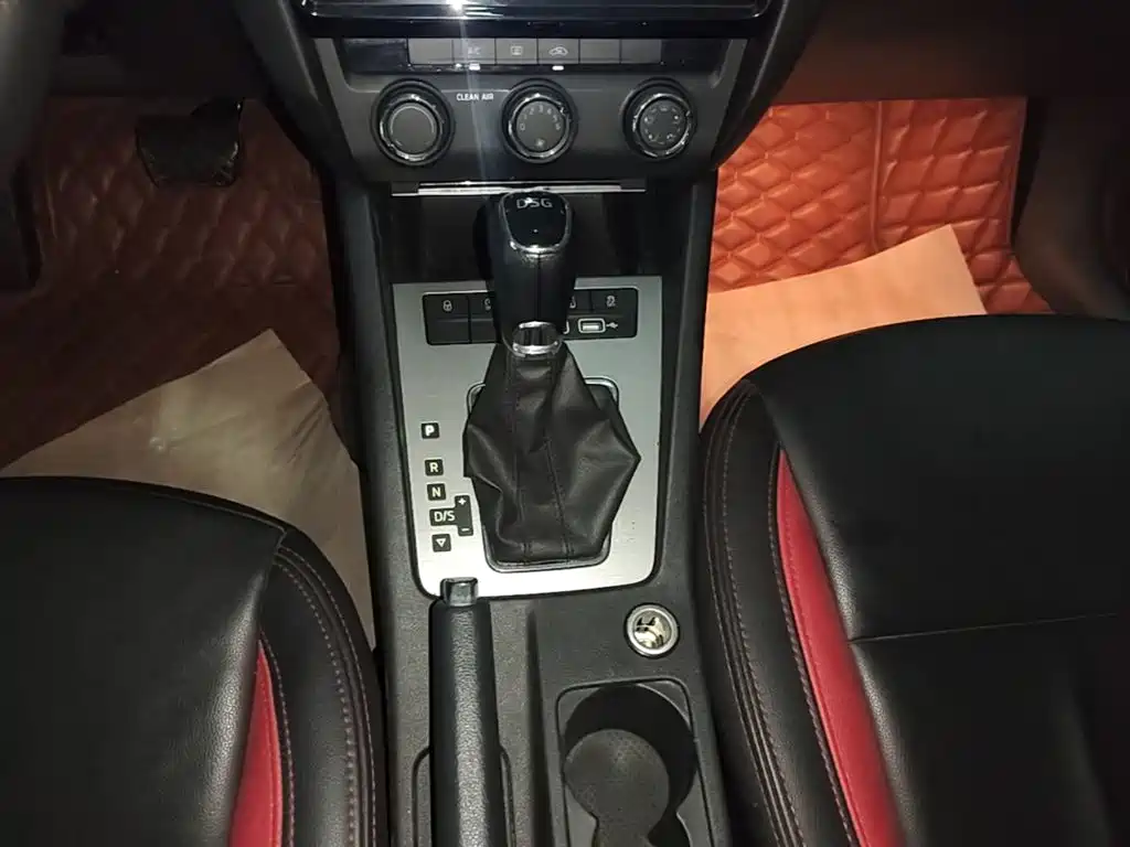 Skoda Octavia — фото 14