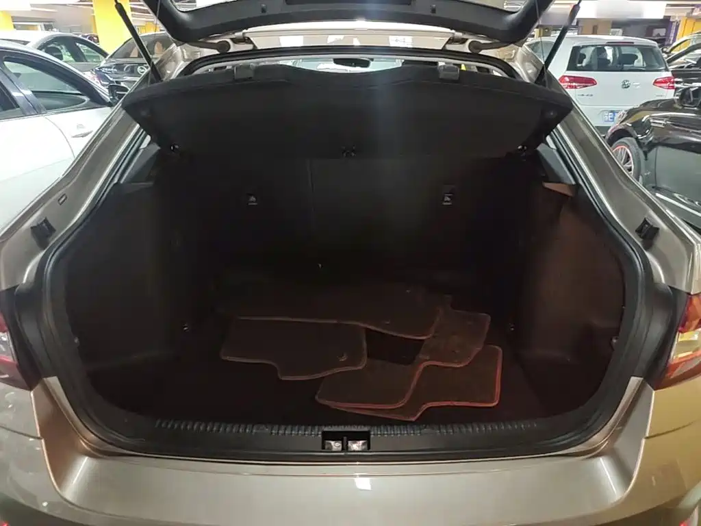 Skoda Octavia — фото 19