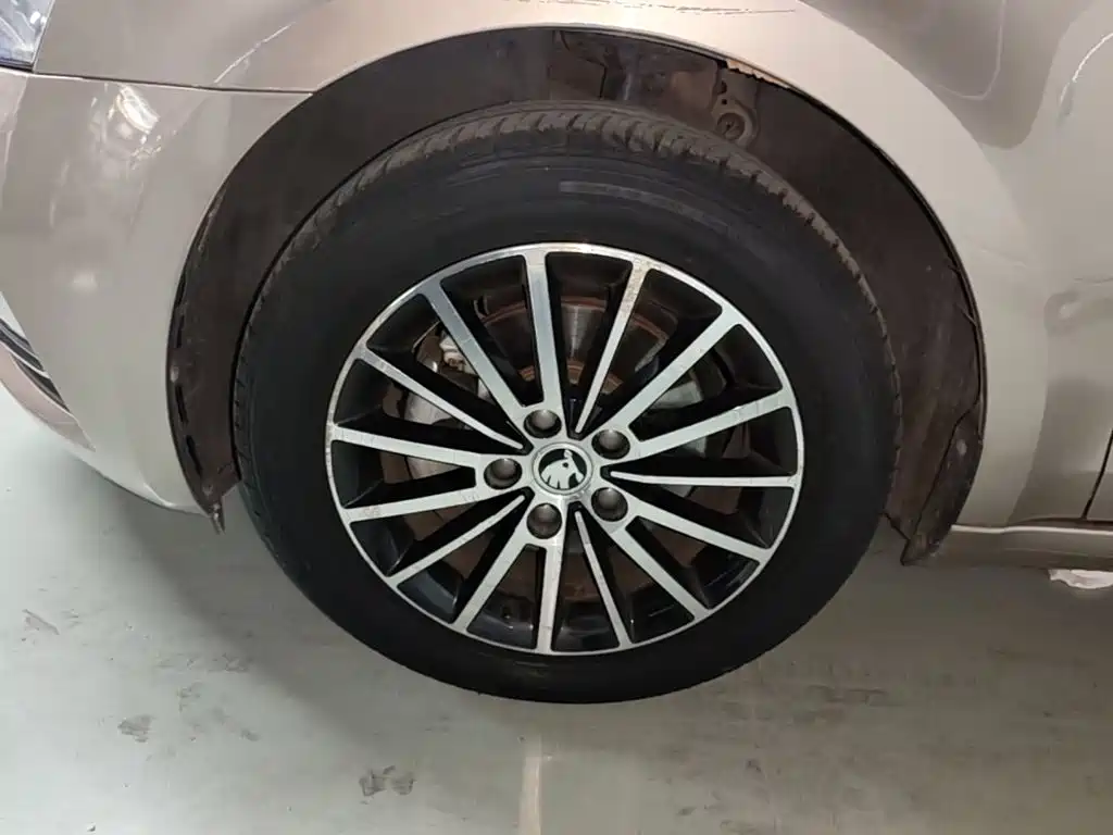 Skoda Octavia — фото 23