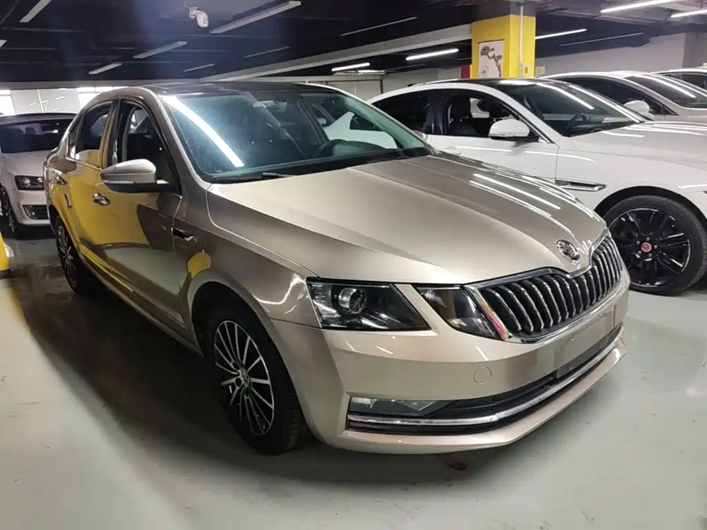 Skoda Octavia — фото 4