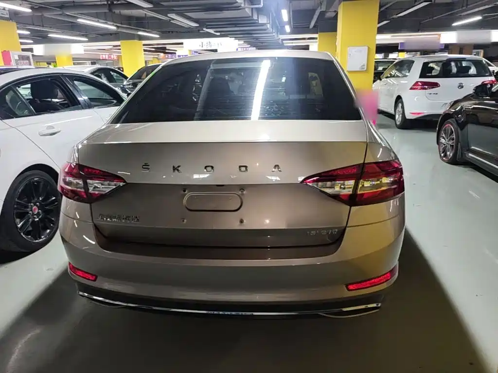 Skoda Octavia — фото 6