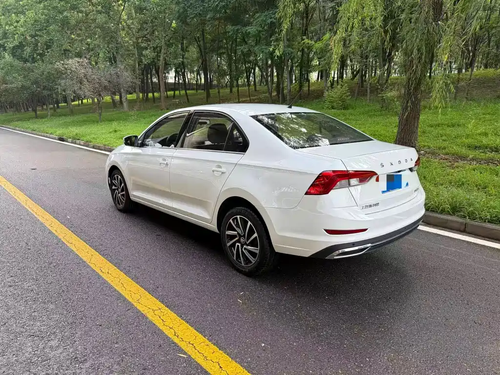 Skoda Rapid — фото 3