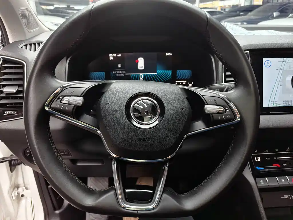 Skoda Karoq — фото 10