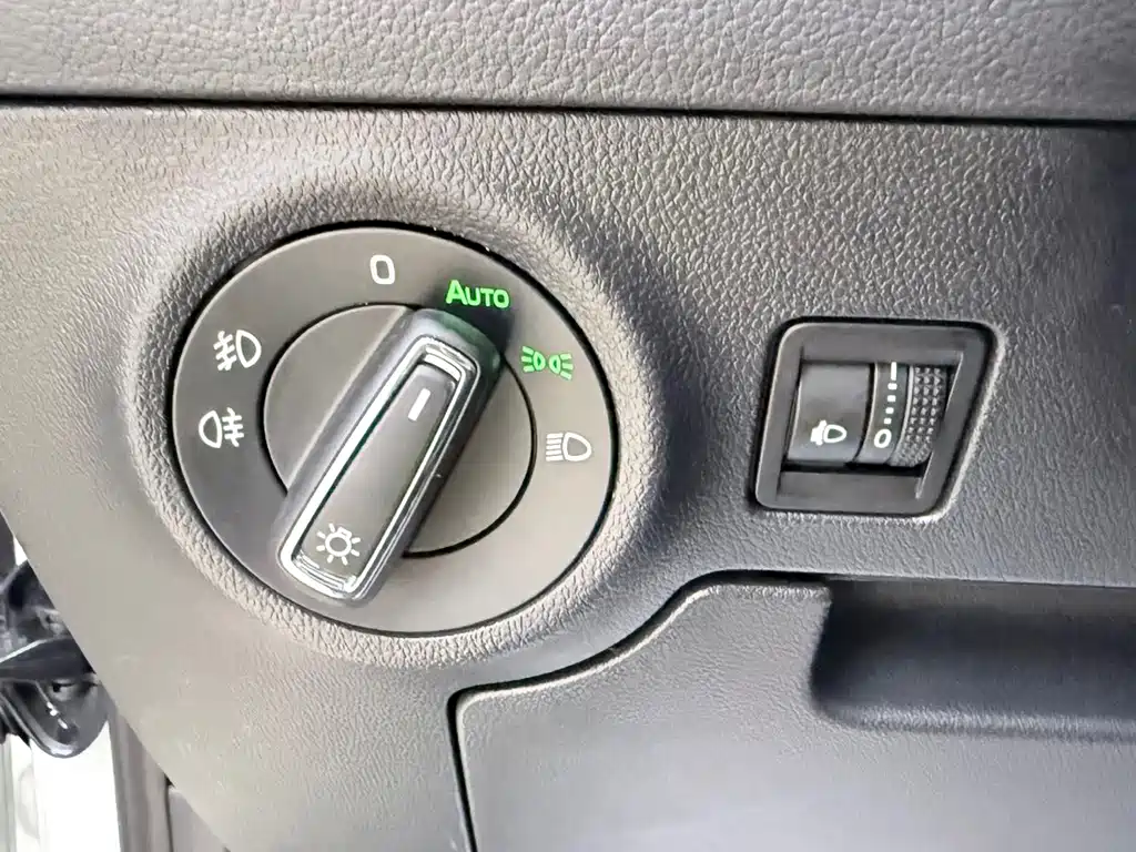 Skoda Karoq — фото 11