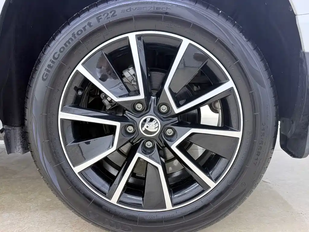 Skoda Karoq — фото 22