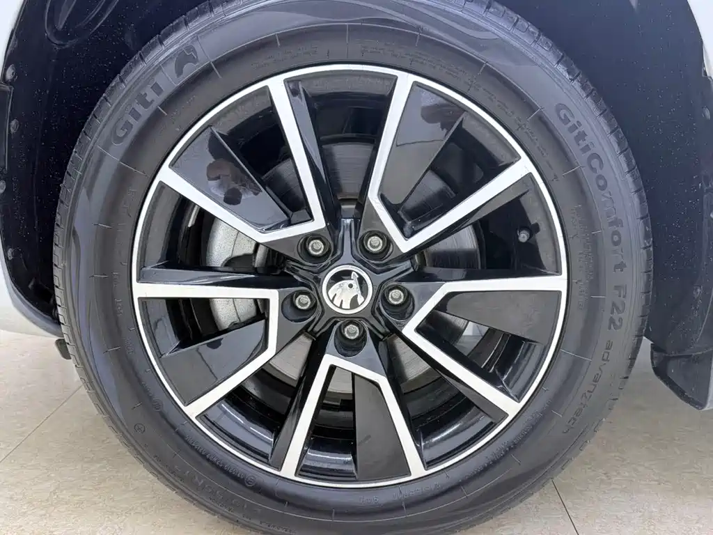 Skoda Karoq — фото 23