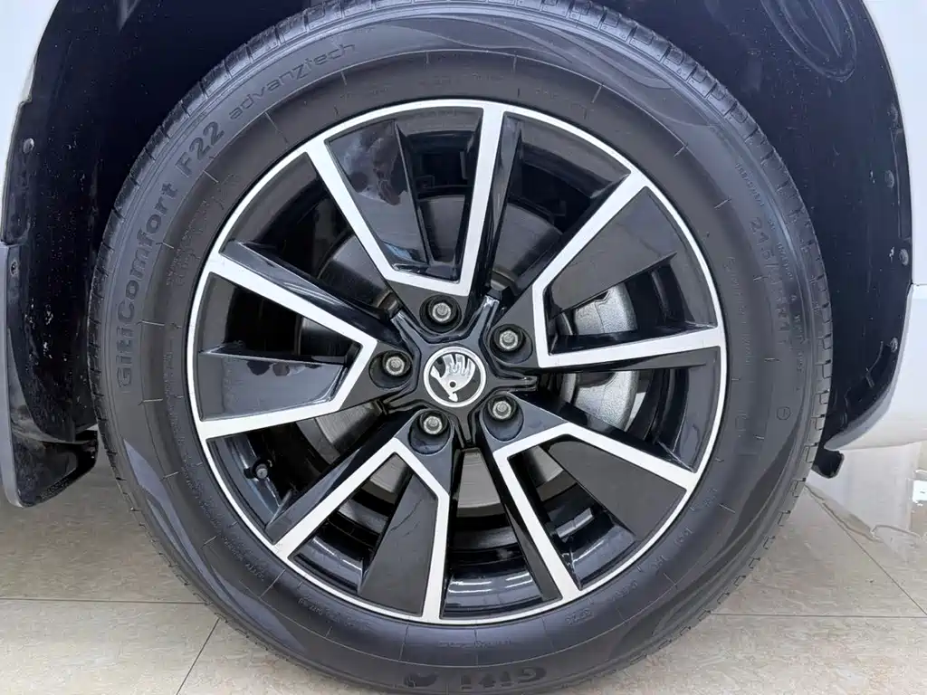 Skoda Karoq — фото 24