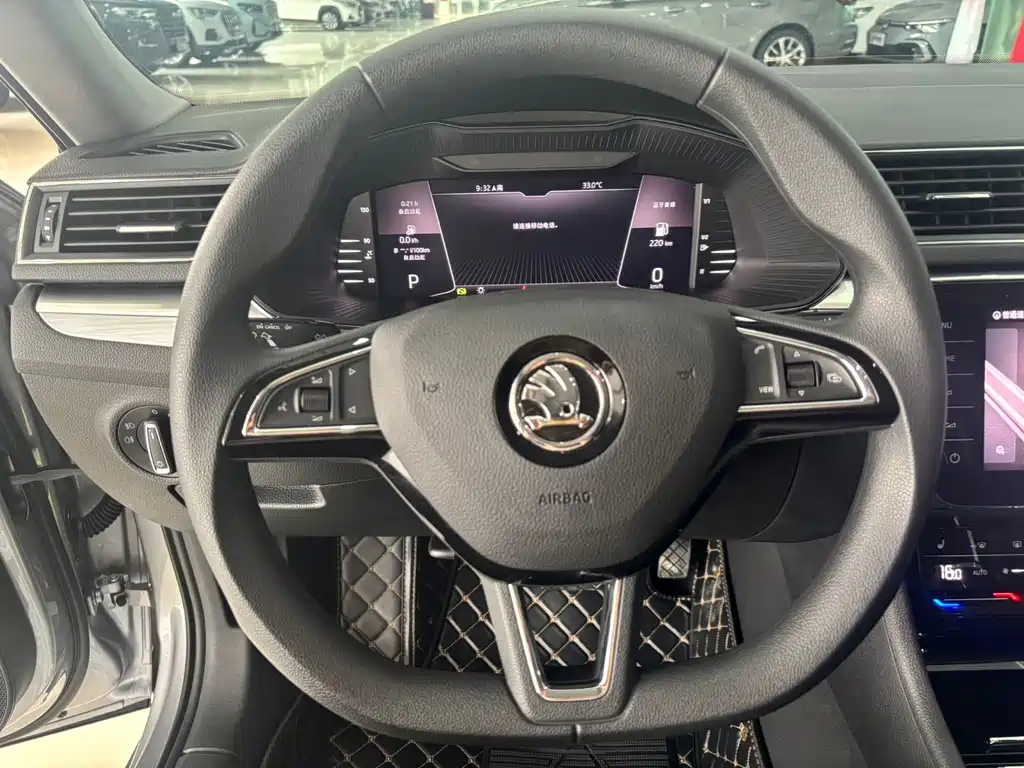 Skoda Superb — фото 5