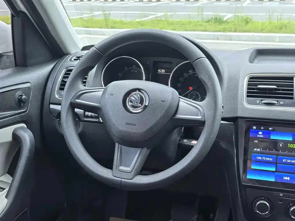 Skoda Yeti — фото 4
