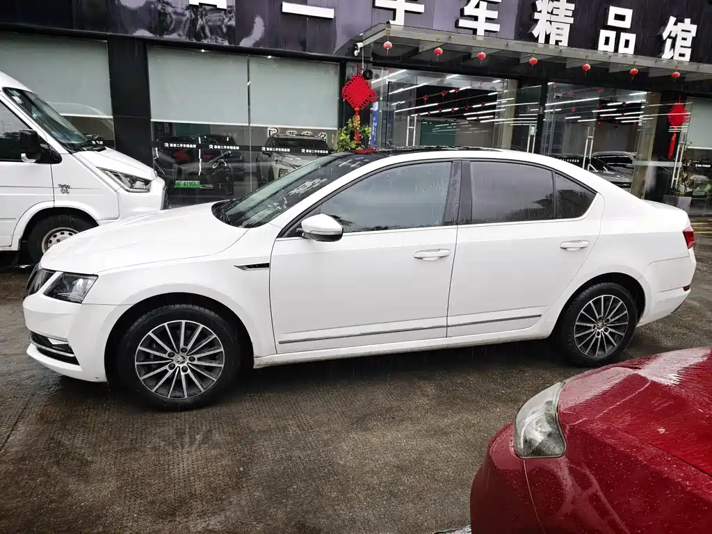 Skoda Octavia — фото 3