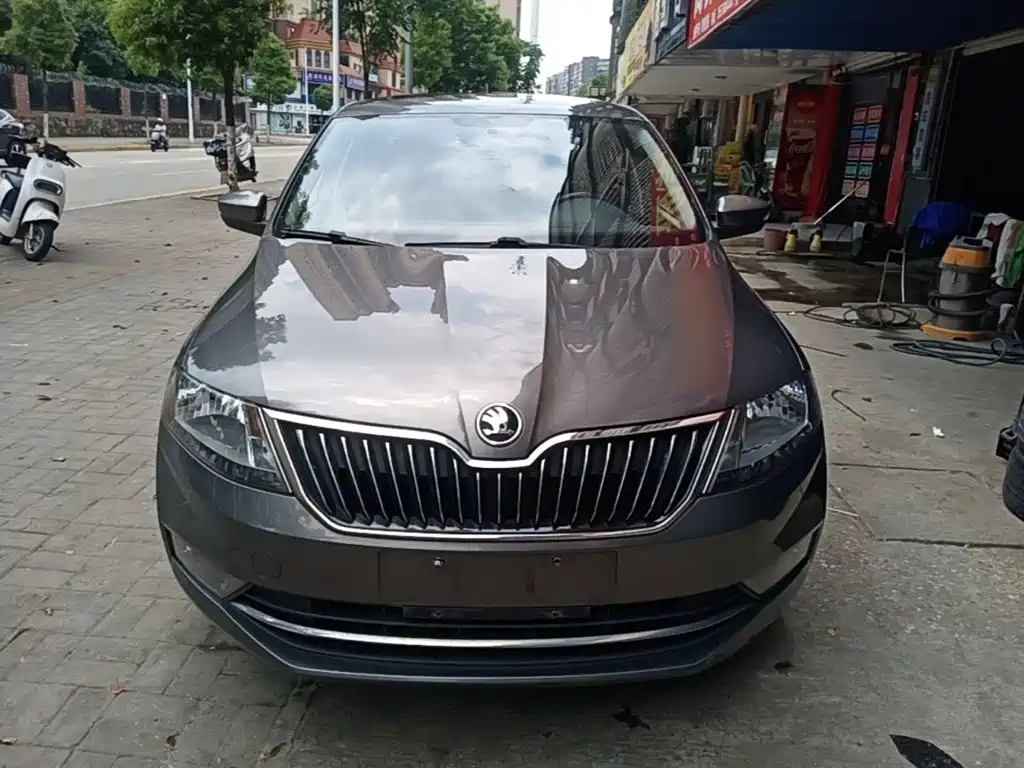 Skoda Rapid — фото 3