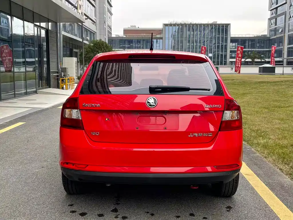 Skoda Rapid Spaceback — фото 6