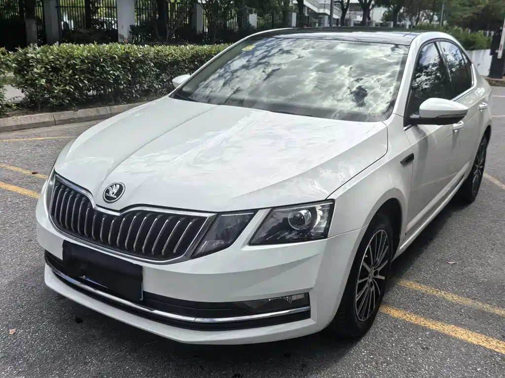 Skoda Octavia — фото 3
