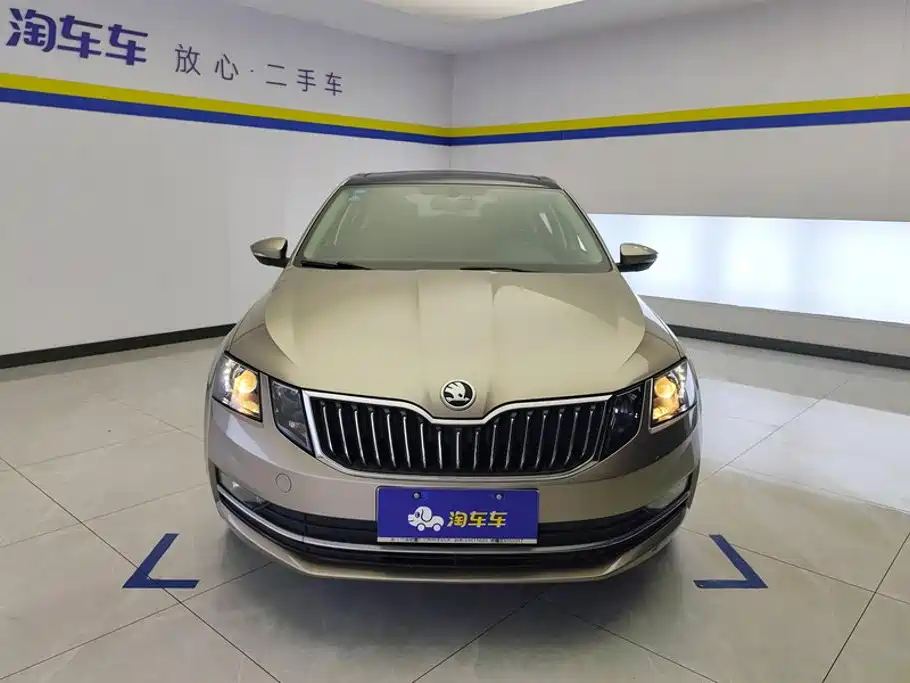 Skoda Octavia — фото 2