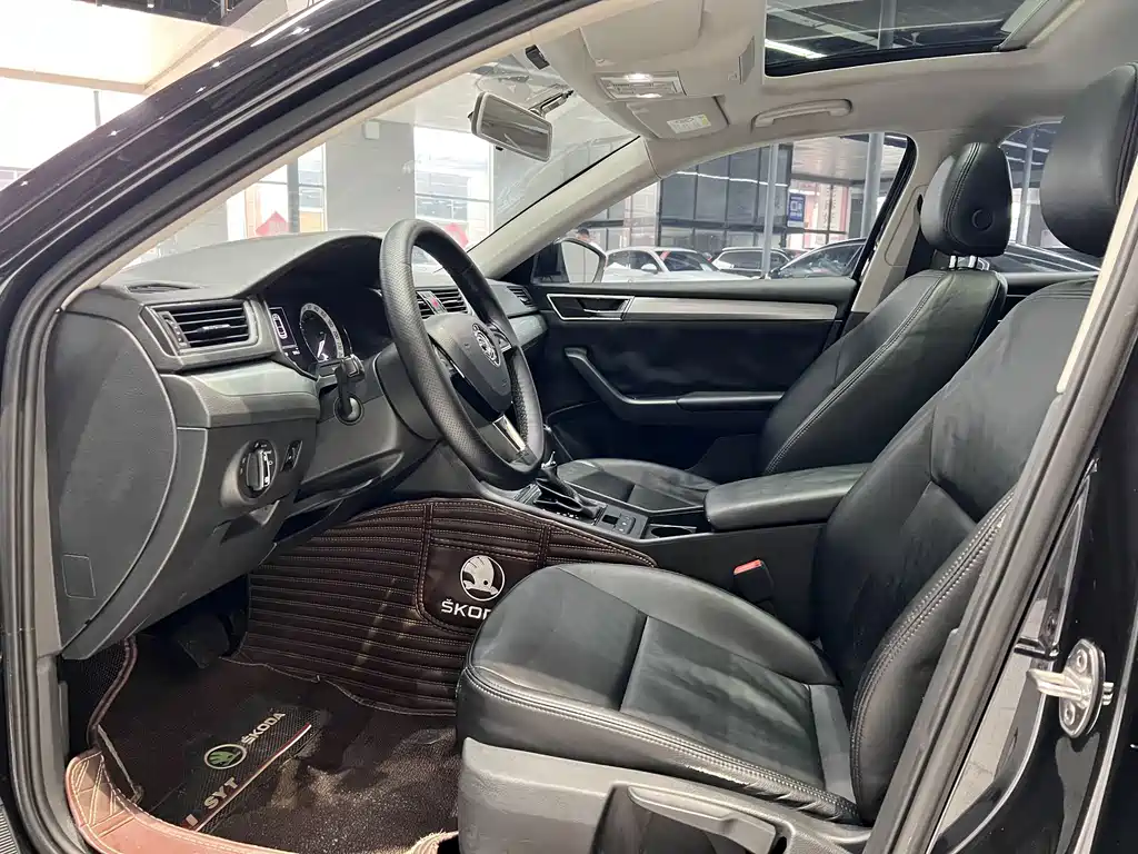 Skoda Superb — фото 4