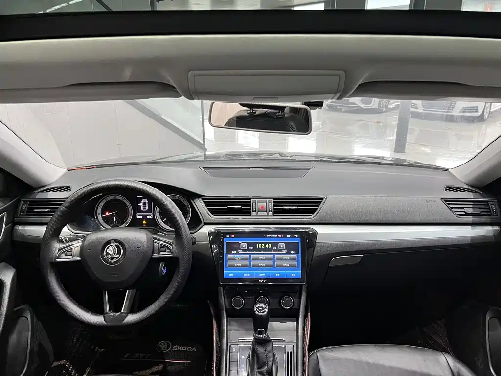 Skoda Superb — фото 6