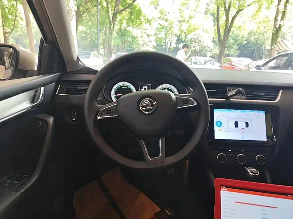 Skoda Octavia — фото 11
