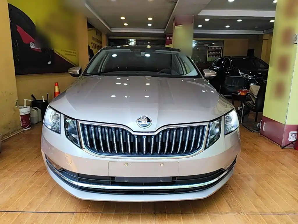 Skoda Octavia — фото 3