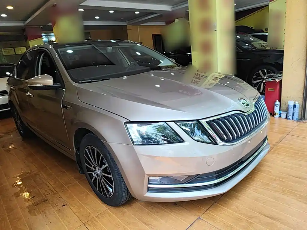 Skoda Octavia — фото 4