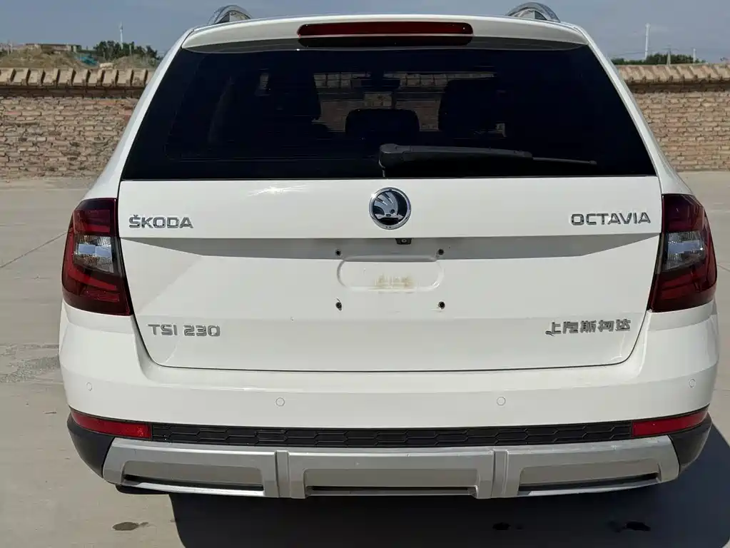 Skoda Octavia — фото 8
