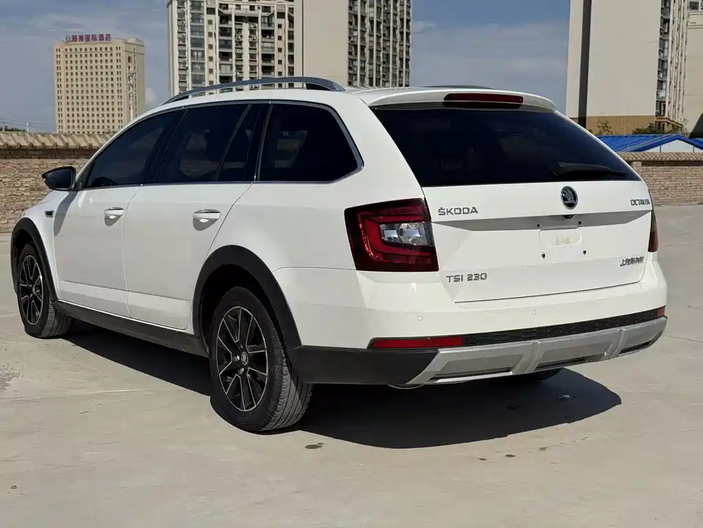 Skoda Octavia — фото 9