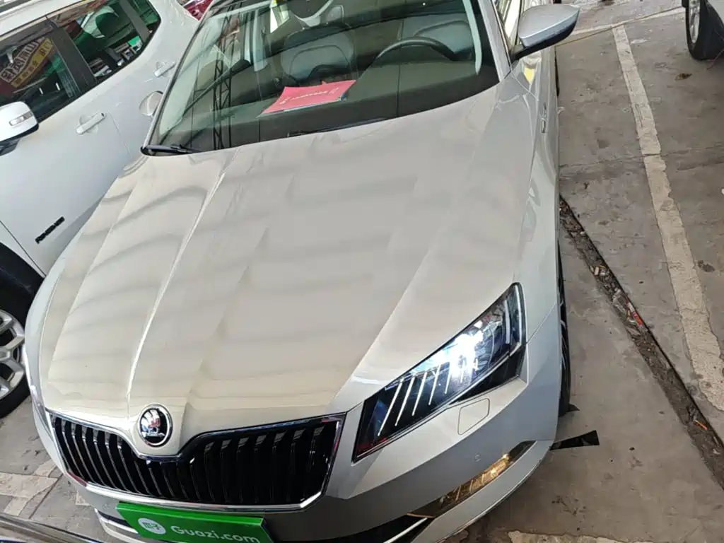 Skoda Superb — фото 3