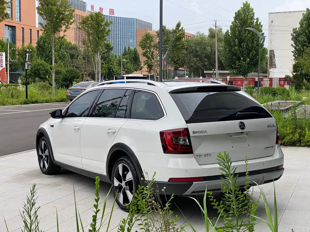 Skoda Octavia — фото 7