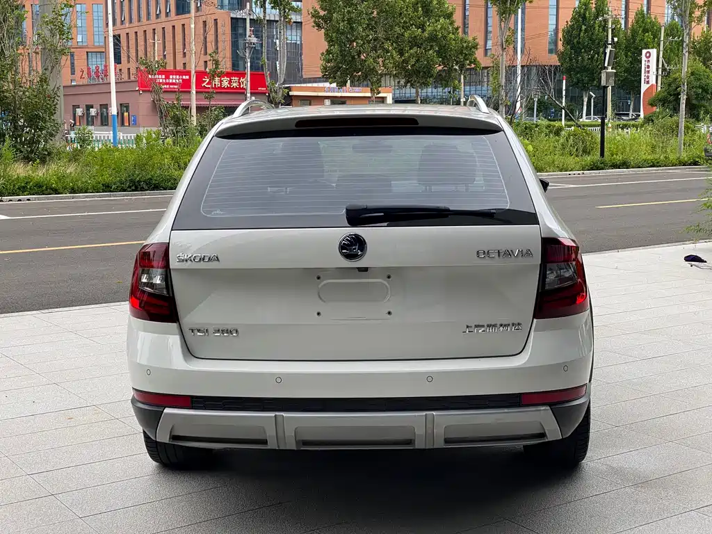 Skoda Octavia — фото 8