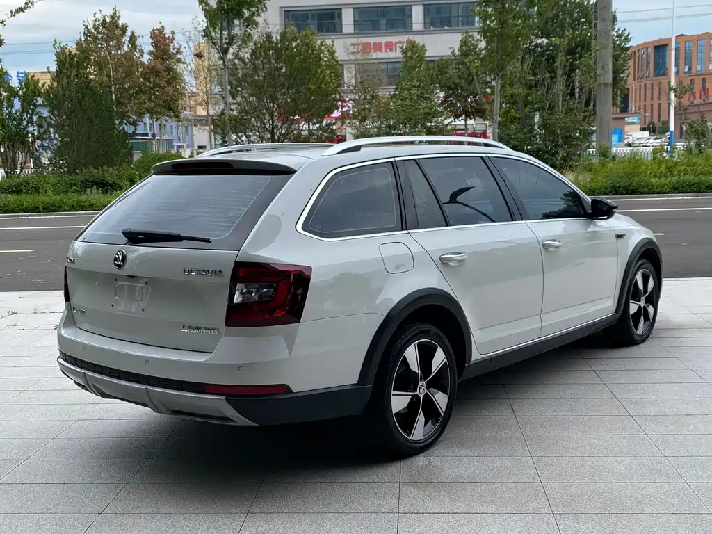 Skoda Octavia — фото 9