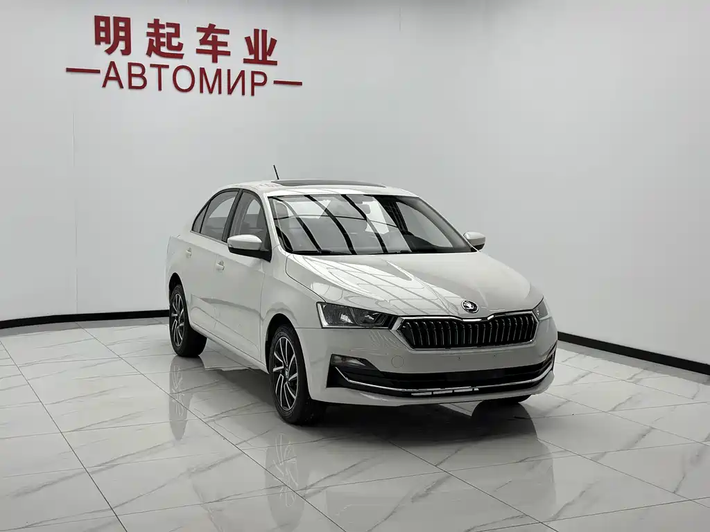 Skoda Rapid — фото 3