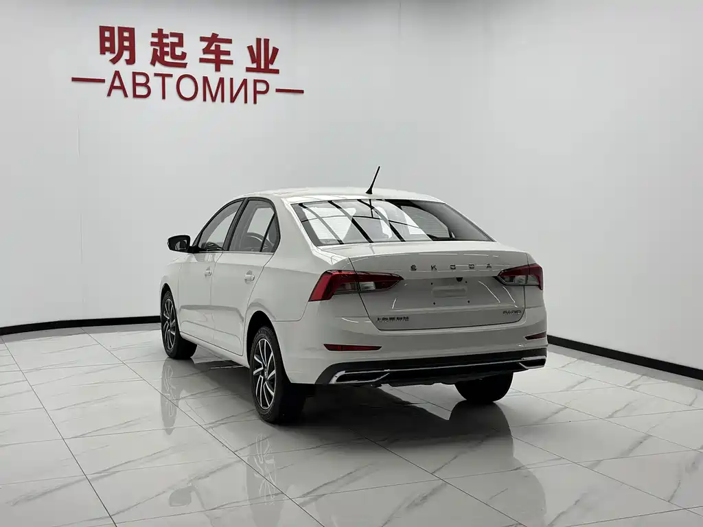 Skoda Rapid — фото 8