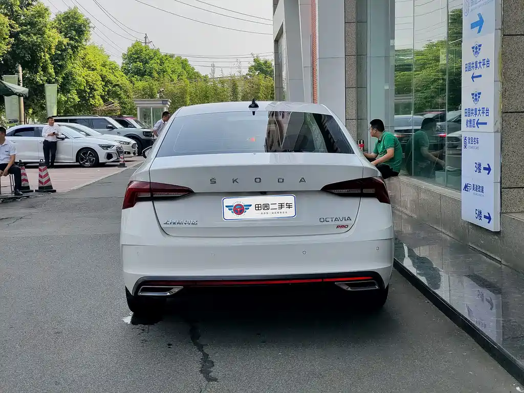 Skoda Octavia — фото 4