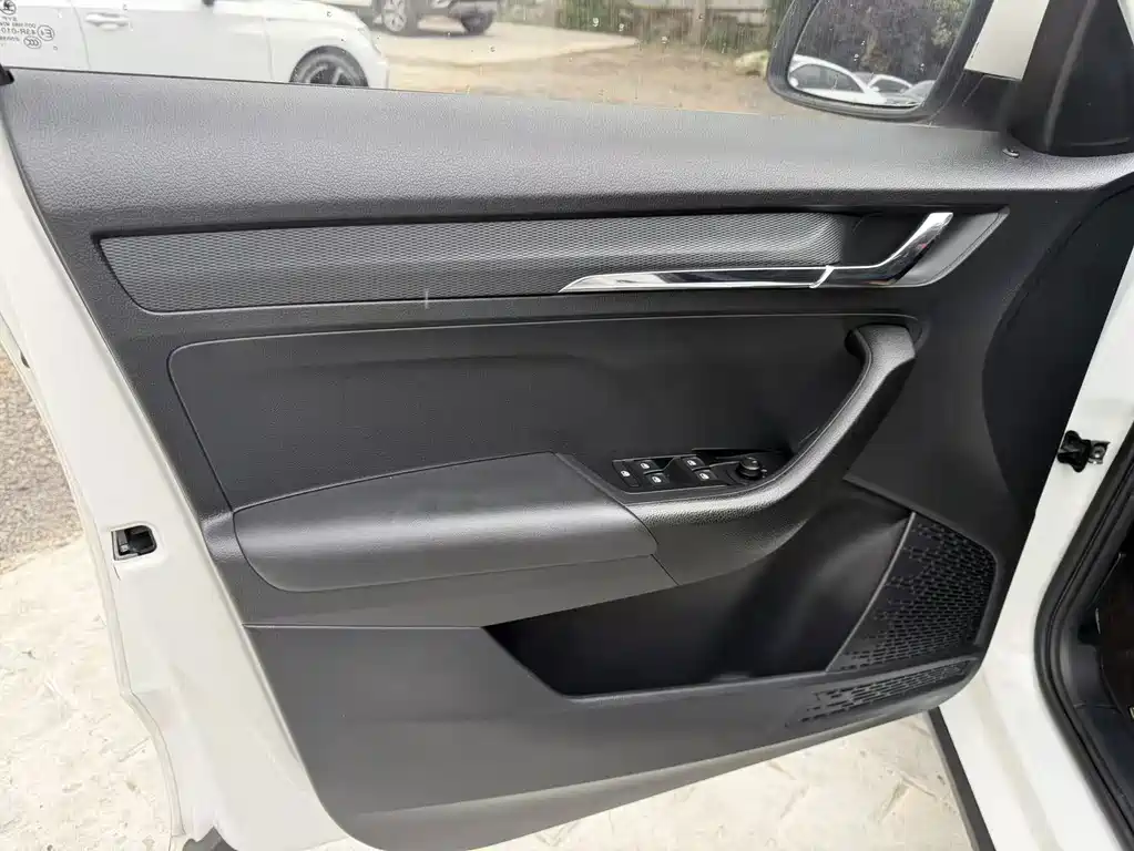 Skoda Kamiq — фото 10
