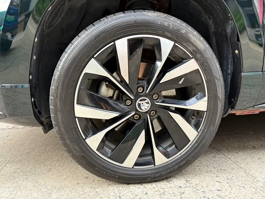 Skoda Karoq — фото 23