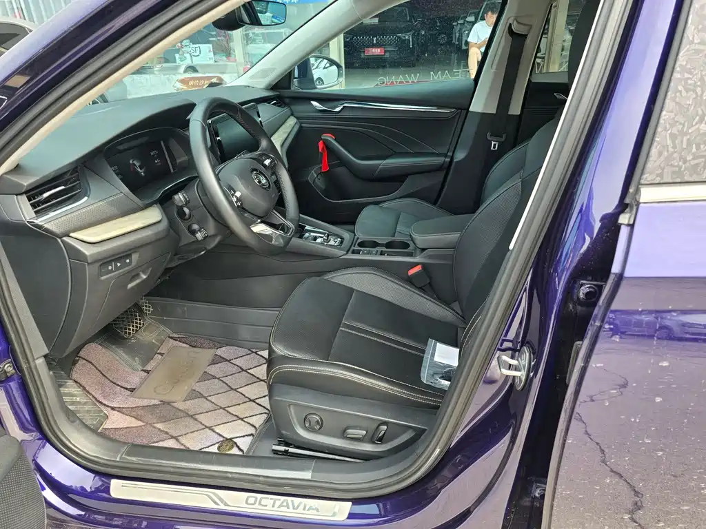 Skoda Octavia — фото 5