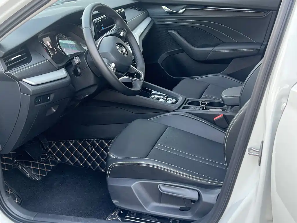 Skoda Octavia — фото 5
