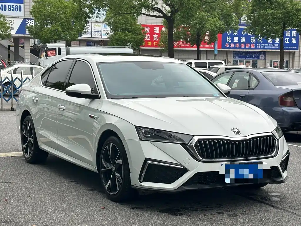 Skoda Octavia — фото 3