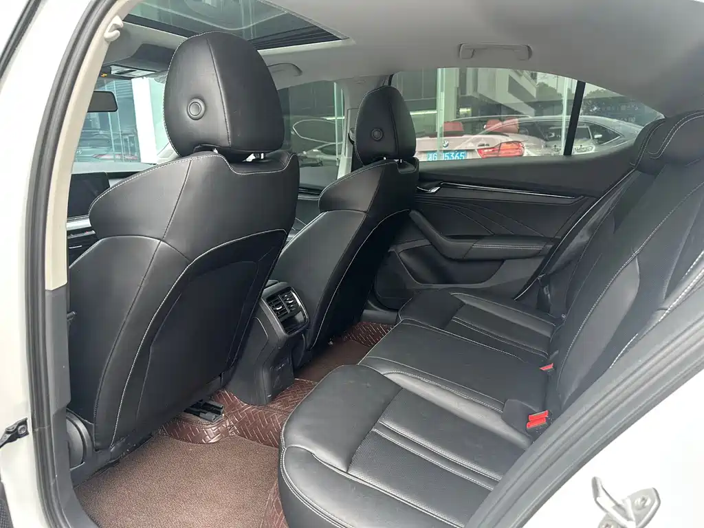 Skoda Octavia — фото 5