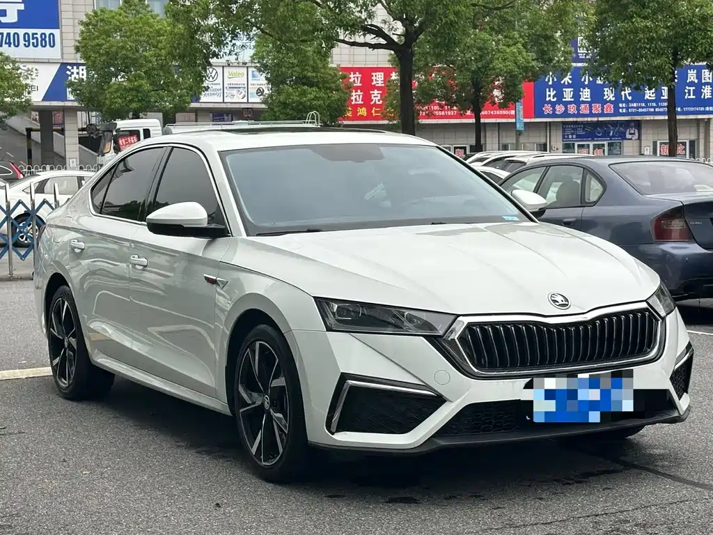Skoda Octavia — фото 3