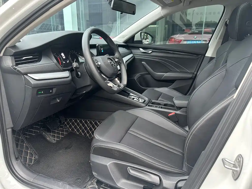 Skoda Octavia — фото 4