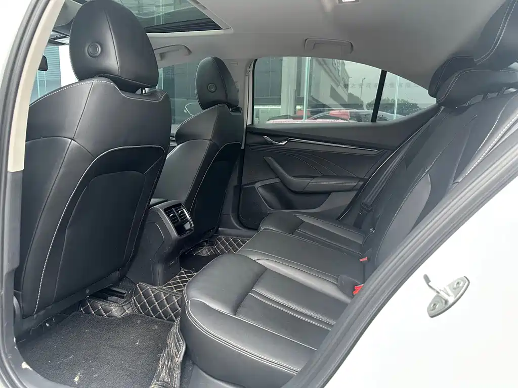 Skoda Octavia — фото 6