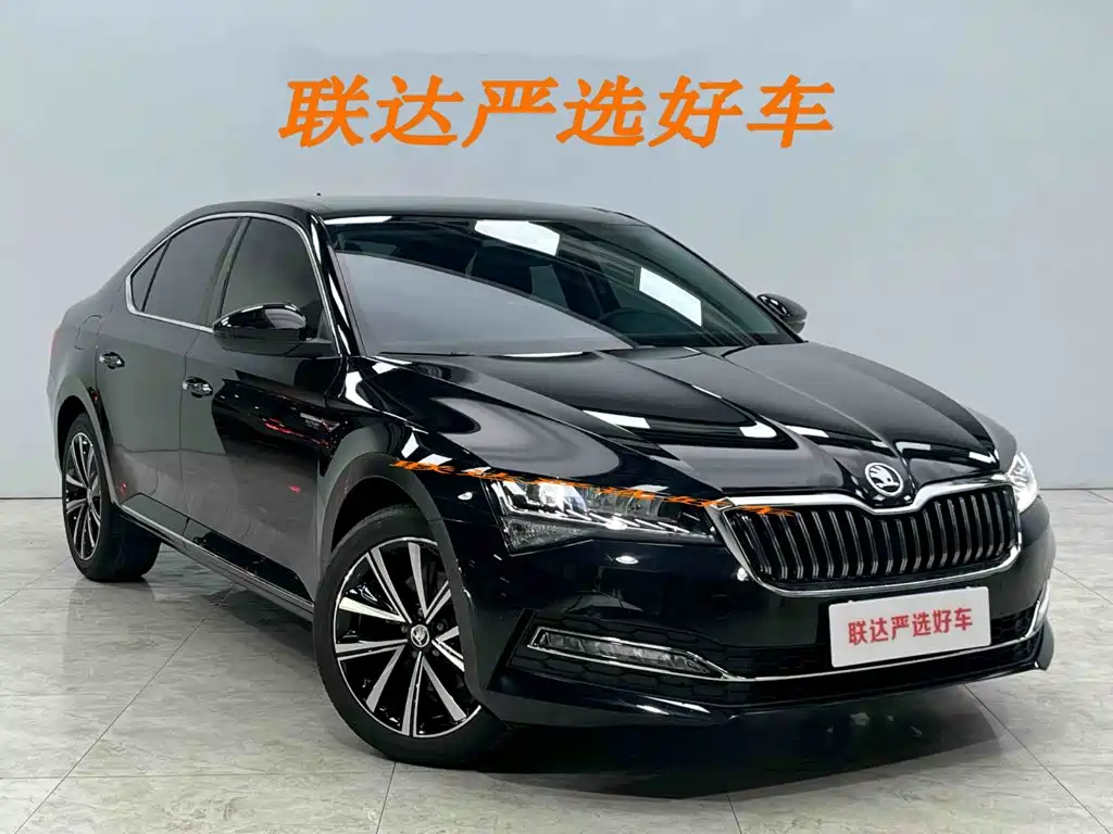 Skoda Superb — фото 23