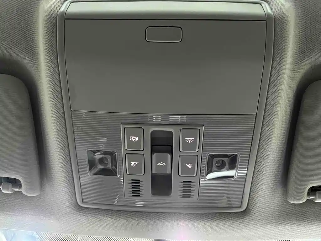 Skoda Superb — фото 8