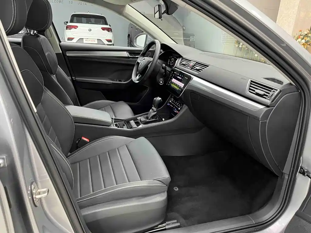 Skoda Superb — фото 13