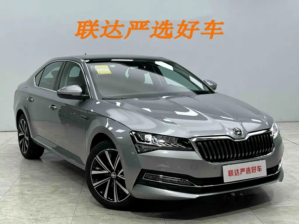 Skoda Superb — фото 23