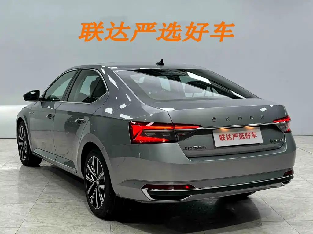 Skoda Superb — фото 24